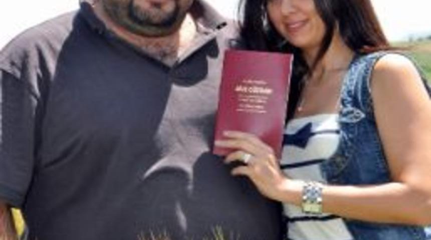 &Uuml;nl&uuml; Y&ouml;netmen K&ouml;y&uuml;nde Nikah Kıydı