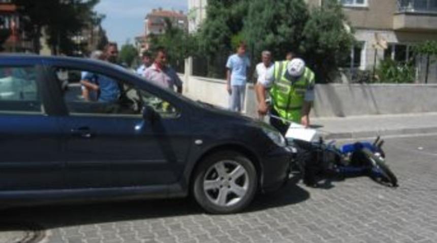 Otomobil İle Motosiklet &Ccedil;arpıştı: 1 Yaralı