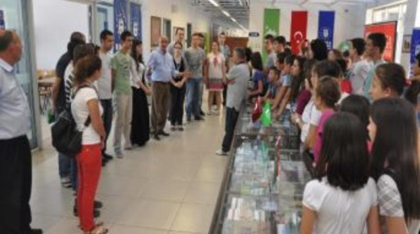 Gen&ccedil;lik Meclisi &Uuml;sk&uuml;pl&uuml; Gen&ccedil;leri Ağırladı