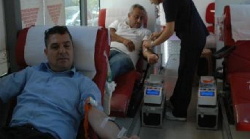 Çorlu`da Kan Bağışı Kampanyası Düzenlendi