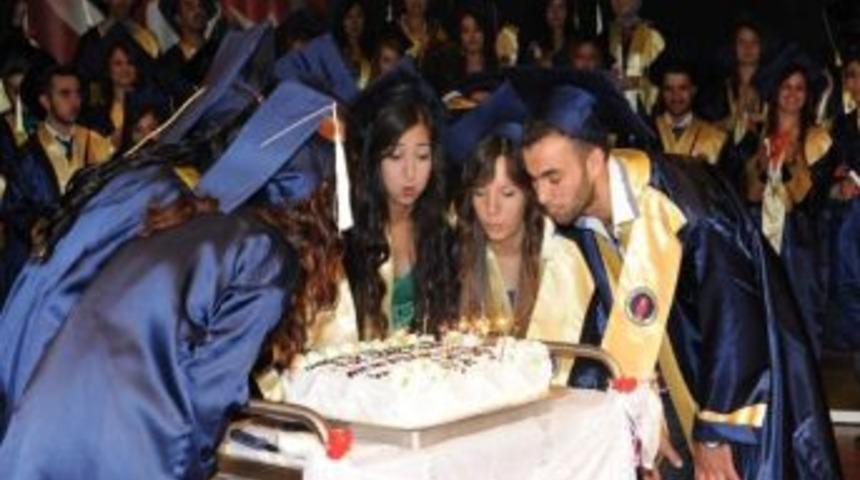 Cb&uuml; Sağlık Hizmetleri Meslek Y&uuml;ksekokulu&rsquo;nda Mezuniyet T&ouml;reni