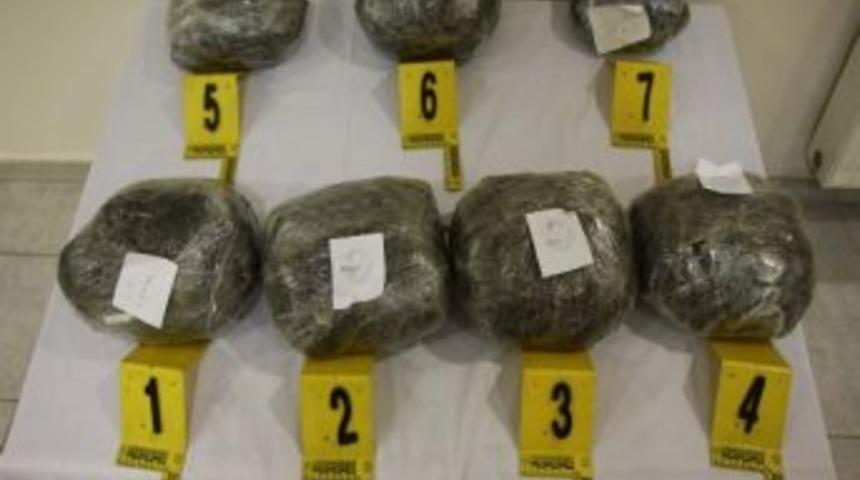 L&uuml;ks Otomobilin Stepnesinden Uyuşturucu &Ccedil;ıktı