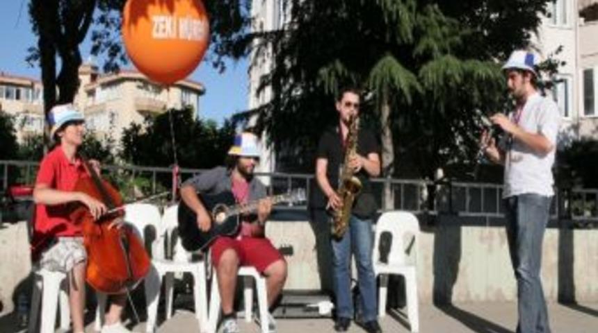 Nil&uuml;fer&rsquo;de M&uuml;zik Sokağa Taştı