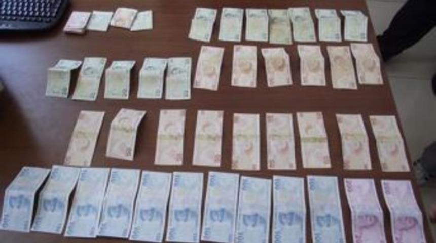 Akhisar'da Sahte Para Ka&ccedil;ak&ccedil;ıları Yakalandı
