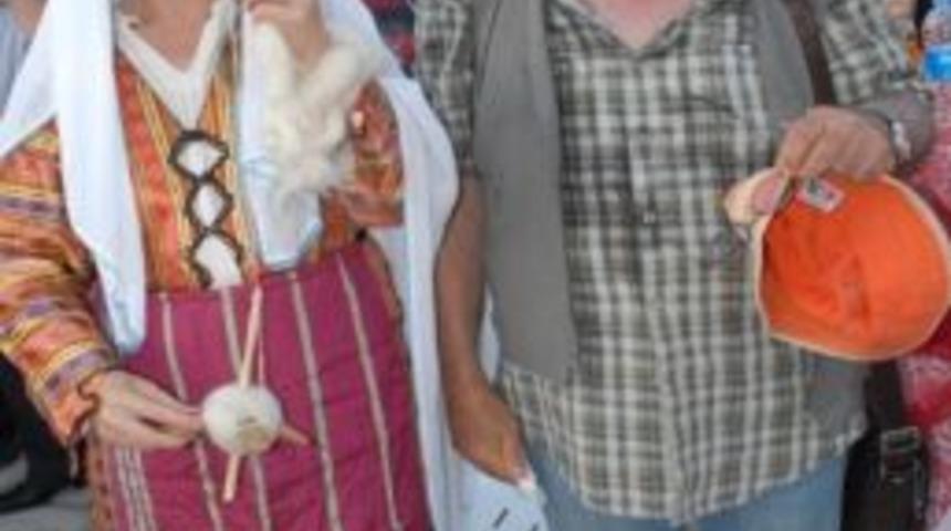 Levent Kırca &Ouml;l&uuml;deniz&rsquo;de Atat&uuml;rk Anıtı A&ccedil;ılışı Yaptı