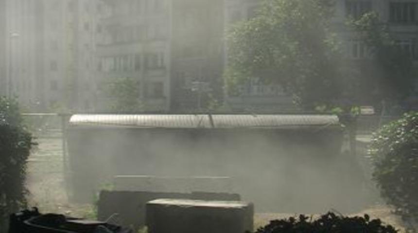 M&uuml;şteriler, Yangına Rağmen Yemek Yemeye Devam Etti