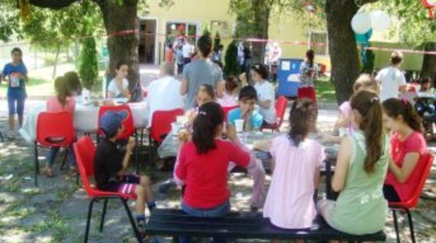 &Ccedil;ocuklar Yaza Merhaba Dedi