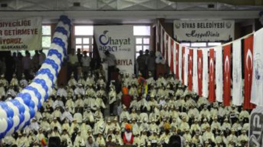 Sivas'ta 318 &Ccedil;ocuk I&ccedil;in S&uuml;nnet Ş&ouml;leni Yapıldı