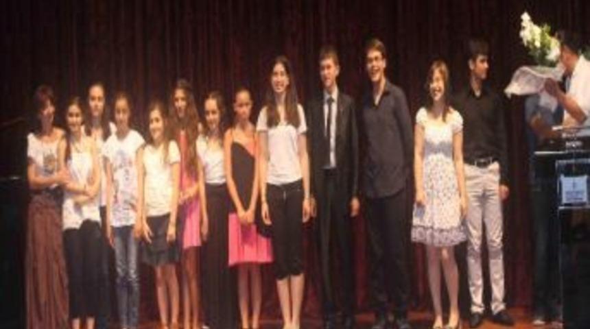 Gen&ccedil; Piyanistlerden Muhteşem Yılsonu G&ouml;sterisi