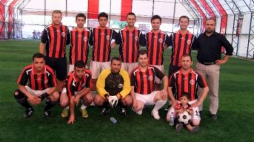 Cumhuriyet Başsavcılığı Tarafından D&uuml;zenlenen Halı Saha Futbol Turnuvasının Şampiyonu Baro Oldu