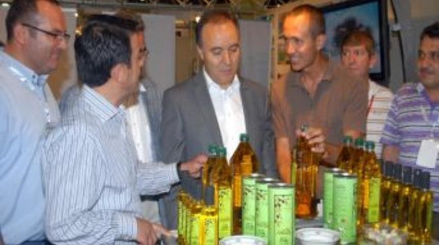 Vali Altıparmak’tan 3.hediyelik Yöresel Ve Geleneksel Ürünler Fuarı Ziyareti