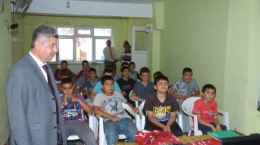 &Ouml;ğrencilere teknolojik eğitim