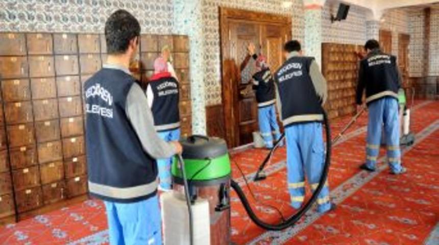 Ke&ccedil;i&ouml;ren'de Camiler Ramazan'a Hazırlanıyor