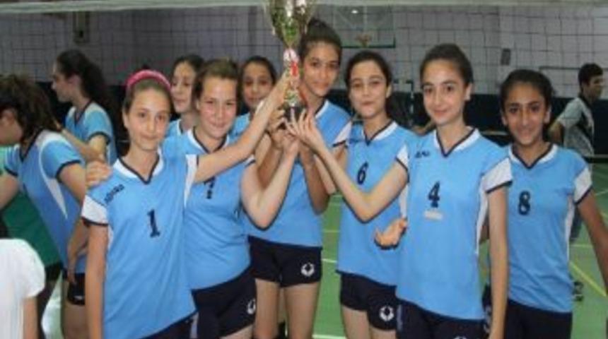 Hem İş&ccedil;i, Hem &Ouml;ğrenci, Hem De Şampiyon