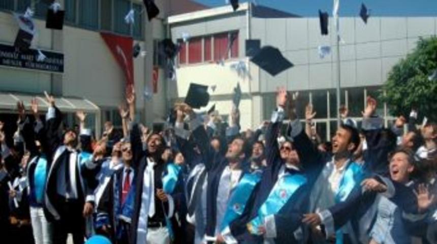 Bayrami&ccedil;&rsquo;te Mezuniyet Coşkusu