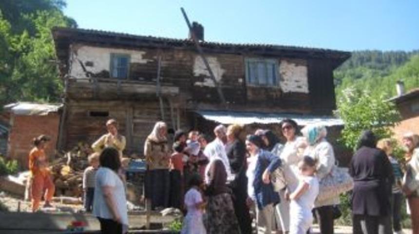 Ak Parti Kadın Kolları Ziyaretlerine Devam Ediyor