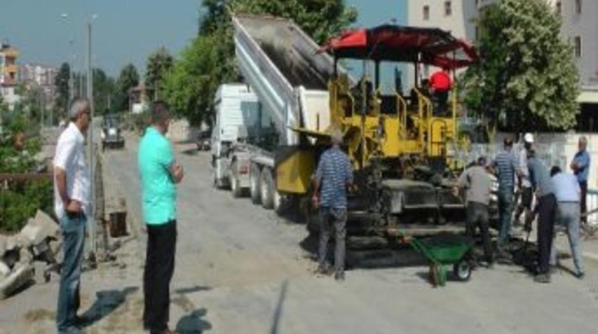 Ak&ccedil;akoca'da Sıcak Asfaltlama &Ccedil;alışmaları Başladı