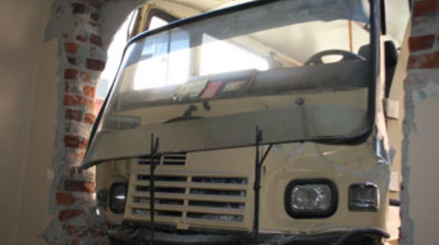 Yolcu minib&uuml;s&uuml; eve girdi