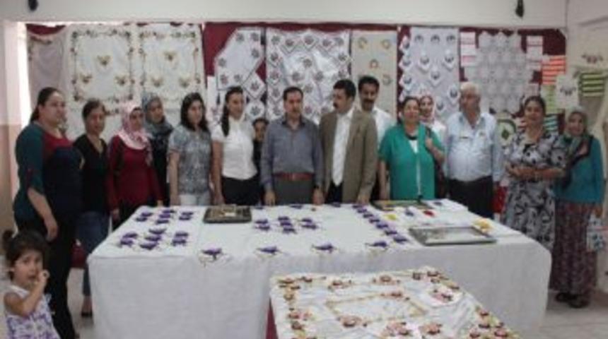 Sarı&ccedil;am Halk Eğitim M&uuml;d&uuml;rl&uuml;ğ&uuml; Yıl Sonu Sergisi D&uuml;zenledi