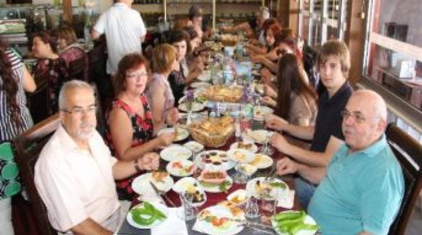 Add&rsquo;den Eğitim G&ouml;n&uuml;ll&uuml;lerine Teşekk&uuml;r Yemeği