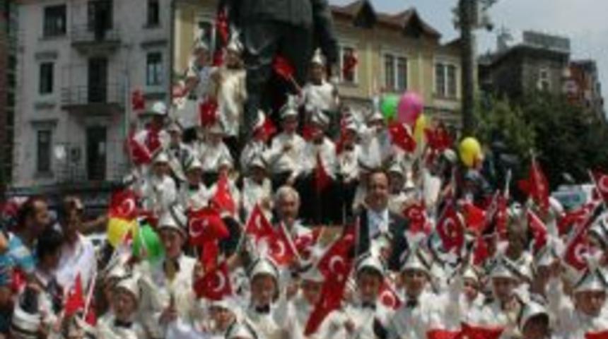 Giresun Belediyesi 75 &Ccedil;ocuğu S&uuml;nnet Ettirdi