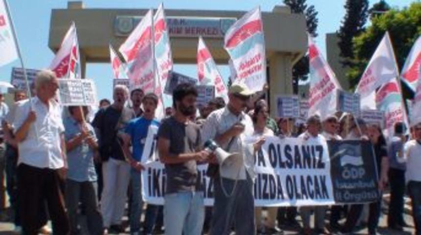 Raci Tetik'e Kaldığı Huzurevi &Ouml;n&uuml;nde &lsquo;işkence&rsquo; Protestosu