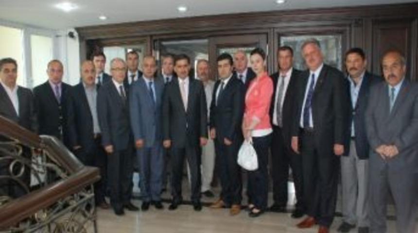 Mhp İl Y&ouml;netimi Vali Topaca'yı Ziyaret Etti