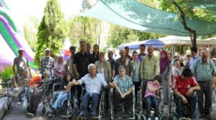 10 Engelli Vatandaş Tekerlekli Sandalyeye Kavuştu