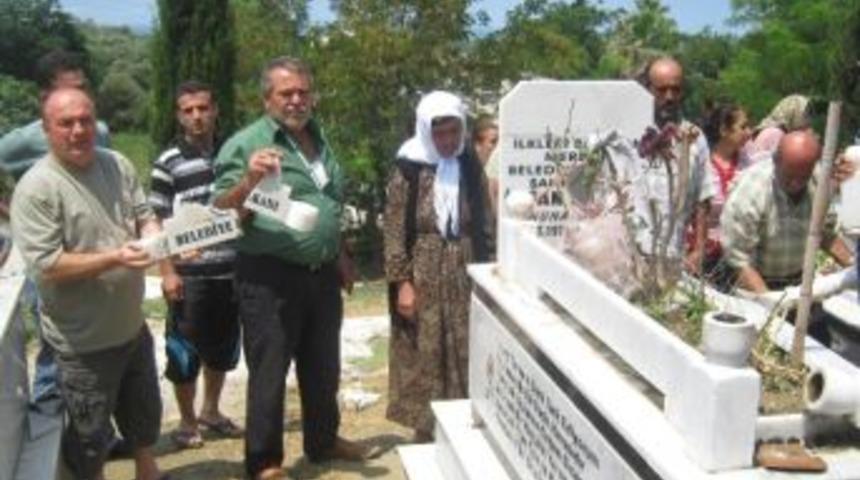 Başkan Balık&ccedil;ı'nın Mezarına &Ccedil;irkin Saldırı