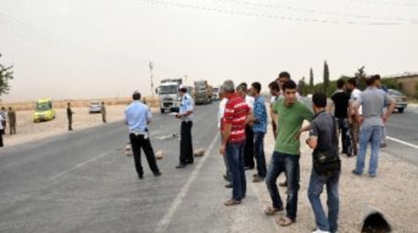 Kamyon &Ccedil;arptıktan Sonra Tır'ın Altında Kalan &Ccedil;ocuk &Ouml;ld&uuml;