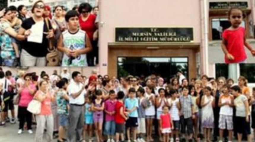 Okullar &ouml;n&uuml;nde eylem başladı...