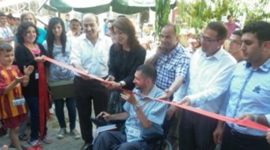 Engelleri, Engelsiz Y&uuml;rekleri İle Aşmaya Kararlılar