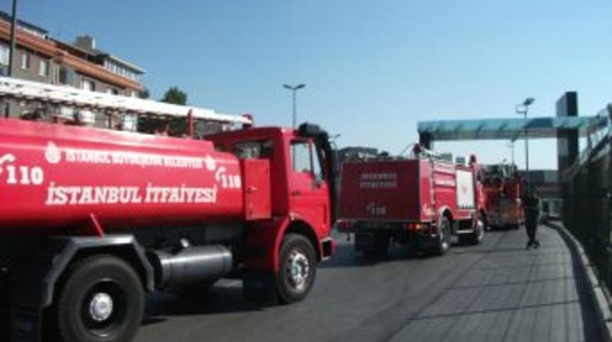 Hali&ccedil; Kongre Merkezi&rsquo;nde Yangın Paniği