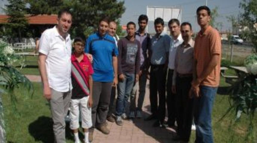 Hintli &Ouml;ğrenciler Akşehir&rsquo;i Gezdi