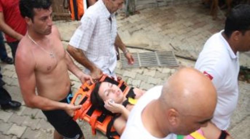 Şiddetli R&uuml;zgar Parasailinglerin İplerini Kopardı