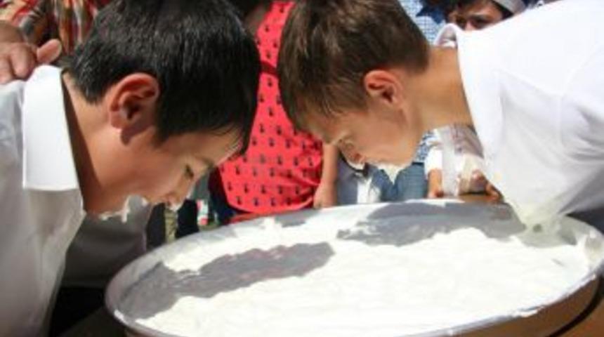 Bahar Şenliğinde S&uuml;nnet &Ccedil;ocukları Kıyasıya Yarıştı