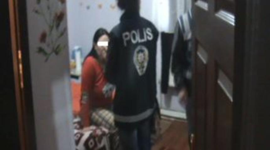 Kars&rsquo;ta Insan Ticareti Yapılan M&uuml;zikhollere Eş Zamanlı Operasyon