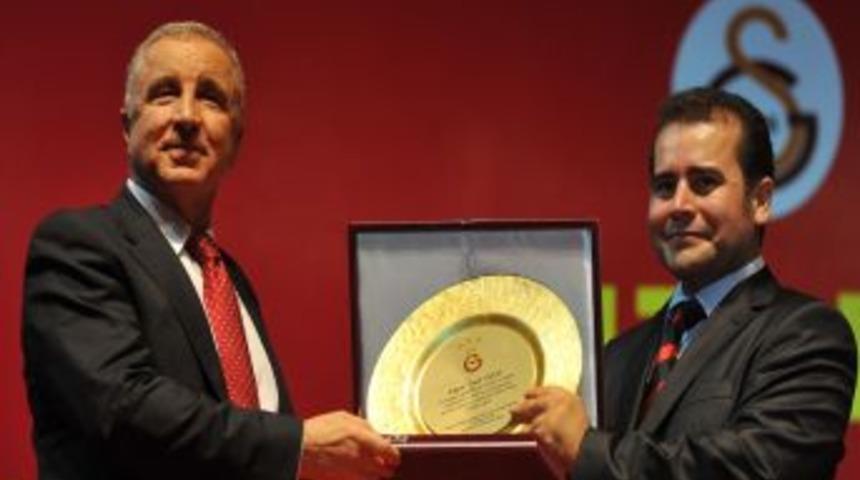 &Uuml;nal Aysal: 25 Hazirana Kadar &Uuml;&ccedil; Aşağı Beş Yukarı Transferi Tamamlayacağız