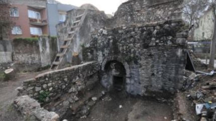 500 Yıllık Hamam Aslına Uygun Şekilde Kullanılacak.