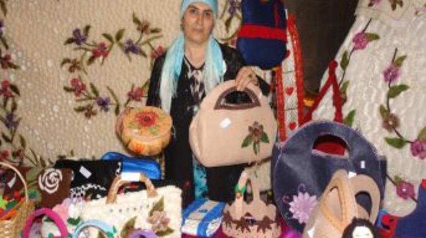 Yakutiye Belediyesi Sosyal Merkez Kursiyerleri &Ccedil;alışmalarını Sergiledi