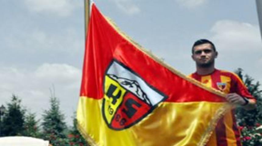 Kayserispor, &Ouml;mer Bayram&rsquo;ı Kadrosuna Dahil Etti