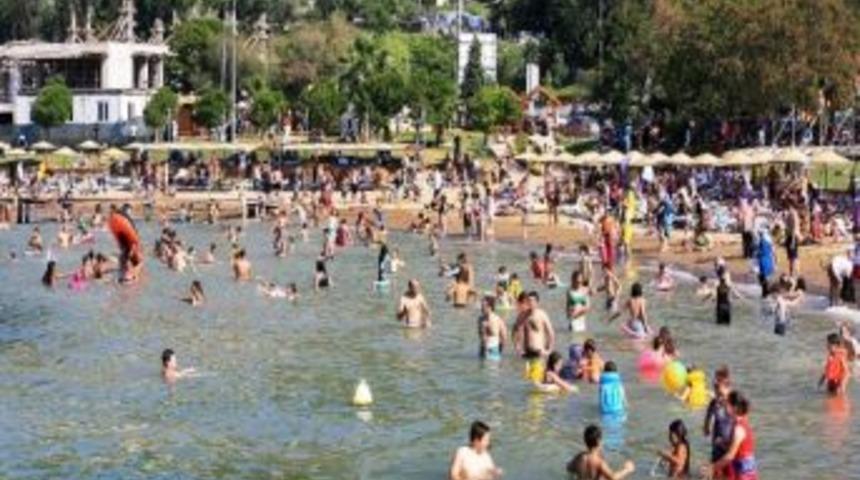 Kocaeliler Denize Akın Etti