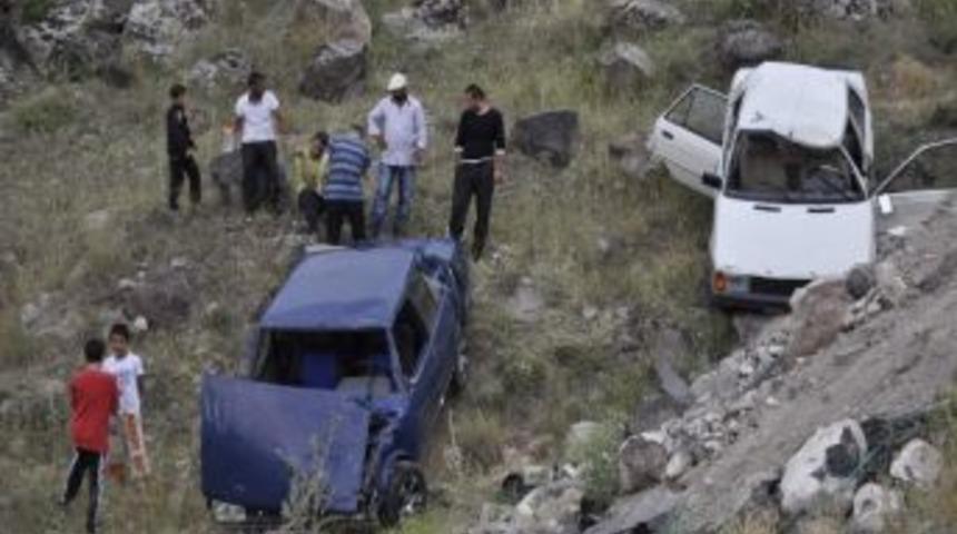 2 Otomobil Kanala U&ccedil;tu