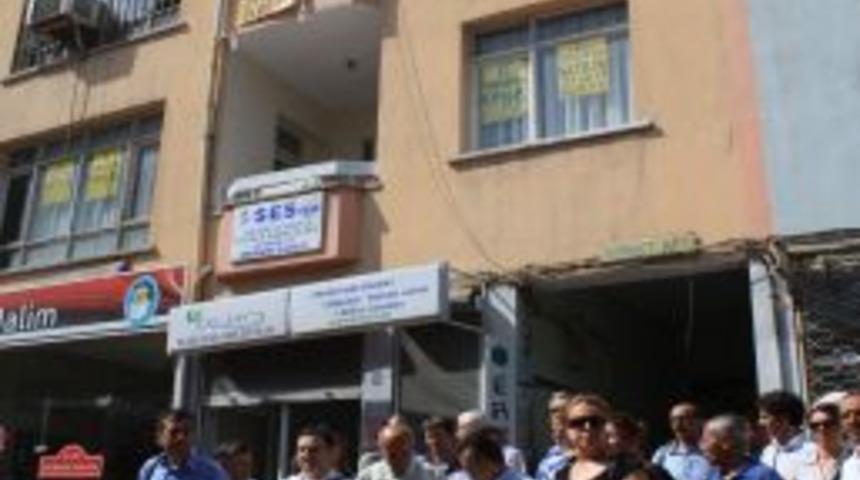 Mersin&rsquo;de Polis Eğitim-Sen Binasında Arama Yapıyor