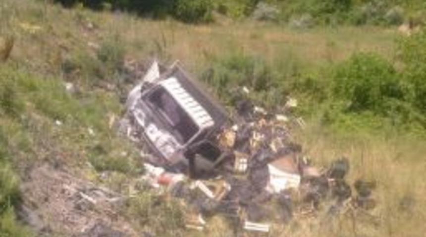 Hurdaya D&ouml;nen Kamyondan Burnu Bile Kanamadan &Ccedil;ıktı