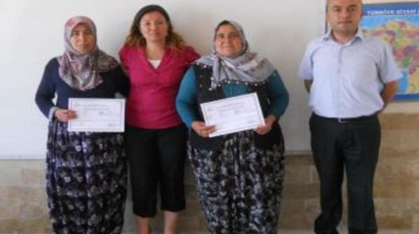 &Ccedil;ayırbağ&rsquo;daki Okuma Yazma Kursu Sona Erdi