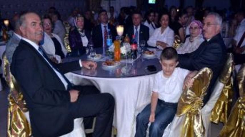 Rekt&ouml;r G&ouml;r&uuml;r&rsquo;&uuml;n Mutlu G&uuml;n&uuml;