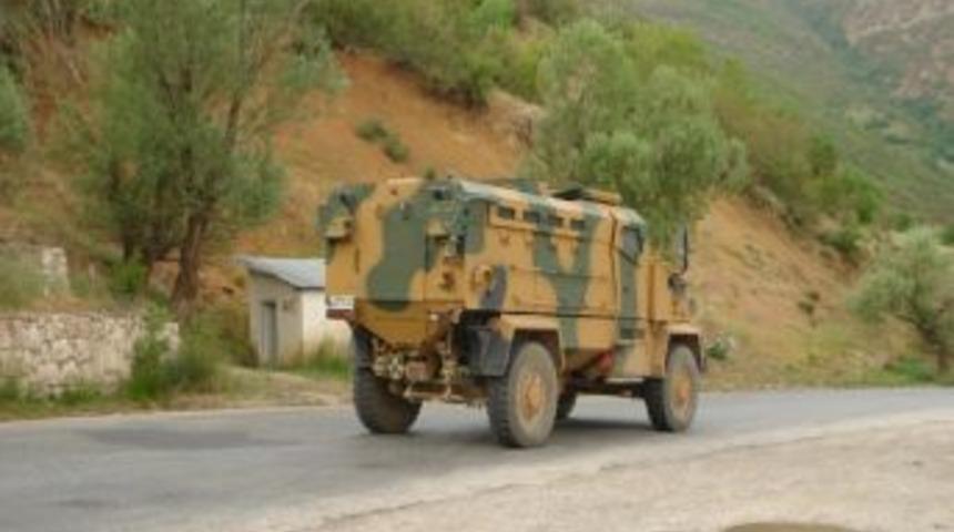 Sınıra Askeri Sevkiyat