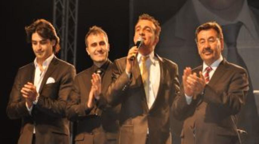 T&uuml;rk&uuml; Yarışmasında Dereceye Girenlere &Ouml;d&uuml;lleri Verildi