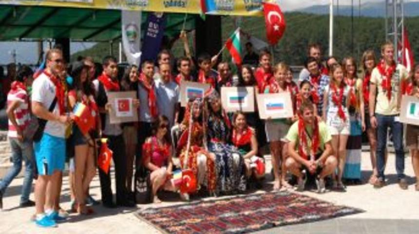 Kocayayla Şenliğine İtalyan Gelin Renk Kattı